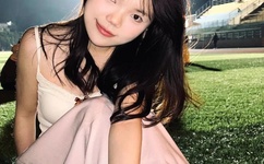 老师摸自己下面摸出白浆视频